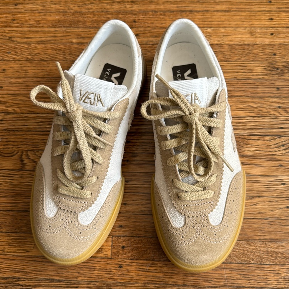 Veja Volley Suede sneakers sz EU37